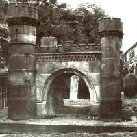 A scaled replica of the tunnel's Gothic portal is built in nearby Otley cemetery, beneath which are buried those who died during its construction.
A lasting tribute to their endeavours.